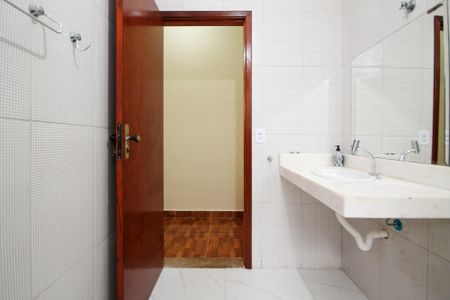 Casa de condomínio para alugar com 319m², 5 quartos e 6 vagas Casa de condomínio para alugar com 319m², 5 quartos e 6 vagasBanheiro Suíte