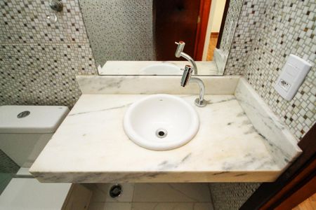 Casa de condomínio para alugar com 319m², 5 quartos e 6 vagas Casa de condomínio para alugar com 319m², 5 quartos e 6 vagasBanheiro