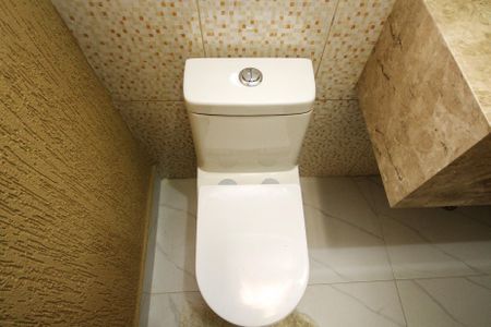 Casa de condomínio para alugar com 319m², 5 quartos e 6 vagas Casa de condomínio para alugar com 319m², 5 quartos e 6 vagasLavabo