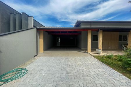 Garagem de casa de condomínio para alugar com 5 quartos, 319m² em Cemucam, Cotia