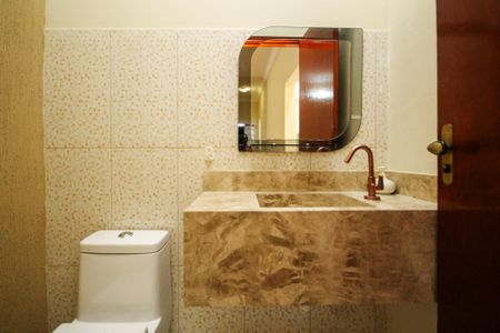 Casa de condomínio para alugar com 319m², 5 quartos e 6 vagas Casa de condomínio para alugar com 319m², 5 quartos e 6 vagasLavabo