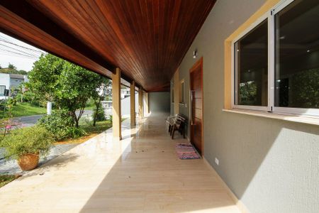 Varanda de casa de condomínio para alugar com 5 quartos, 319m² em Cemucam, Cotia