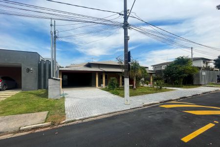 Casa de condomínio para alugar com 319m², 5 quartos e 6 vagas Casa de condomínio para alugar com 319m², 5 quartos e 6 vagasFachada Casa