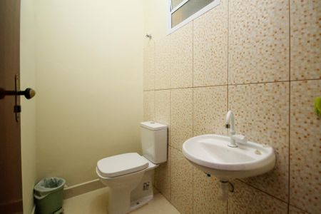 Casa de condomínio para alugar com 319m², 5 quartos e 6 vagas Casa de condomínio para alugar com 319m², 5 quartos e 6 vagasLavabo de Serviço