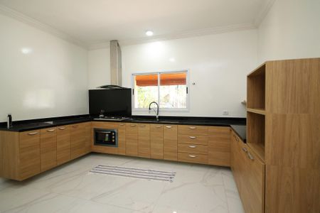 Casa de condomínio para alugar com 319m², 5 quartos e 6 vagas Casa de condomínio para alugar com 319m², 5 quartos e 6 vagasCozinha