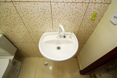 Casa de condomínio para alugar com 319m², 5 quartos e 6 vagas Casa de condomínio para alugar com 319m², 5 quartos e 6 vagasLavabo de Serviço