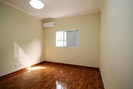 Casa de condomínio para alugar com 319m², 5 quartos e 6 vagas Casa de condomínio para alugar com 319m², 5 quartos e 6 vagasSuíte