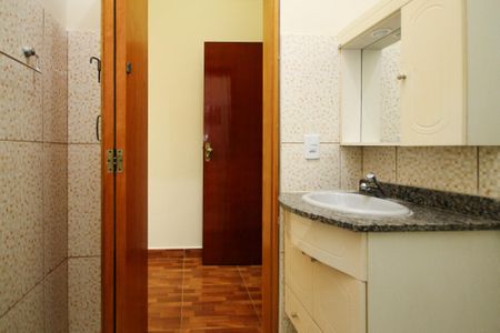 Casa de condomínio para alugar com 319m², 5 quartos e 6 vagas Casa de condomínio para alugar com 319m², 5 quartos e 6 vagasBanheiro Suíte de Serviço