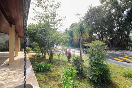 Jardim de casa de condomínio para alugar com 5 quartos, 319m² em Cemucam, Cotia