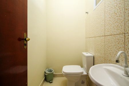 Lavabo de Serviço de casa de condomínio para alugar com 5 quartos, 319m² em Cemucam, Cotia