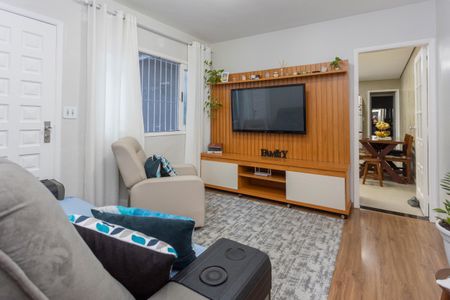 Sala de casa à venda com 3 quartos, 200m² em Jardim Maria Rita, São Paulo