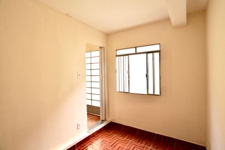 Quarto 1 de casa para alugar com 2 quartos, 40m² em Camargos, Belo Horizonte