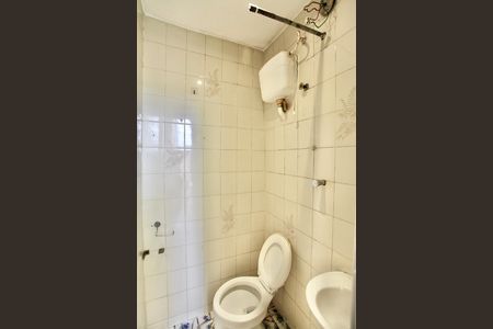 Banheiro Social de casa para alugar com 2 quartos, 40m² em Camargos, Belo Horizonte