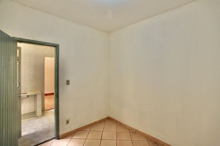 Quarto 2 de casa para alugar com 2 quartos, 40m² em Camargos, Belo Horizonte
