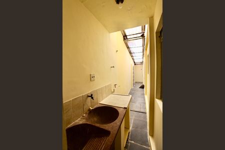 Cozinha e Área de serviço de casa para alugar com 2 quartos, 40m² em Camargos, Belo Horizonte