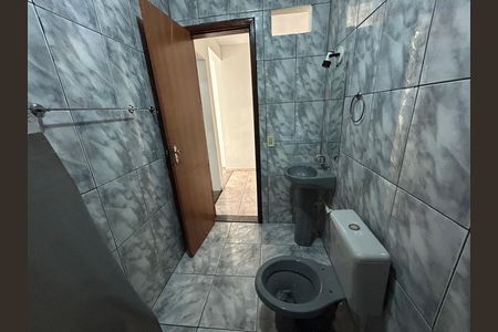 Banheiro de casa para alugar com 1 quarto, 45m² em Vila Valqueire, Rio de Janeiro