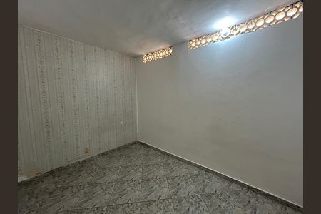 Quarto de casa para alugar com 1 quarto, 45m² em Vila Valqueire, Rio de Janeiro