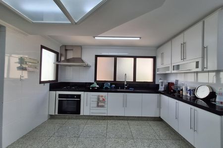 Cozinha de apartamento à venda com 3 quartos, 175m² em Santo Antônio, São Caetano do Sul