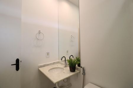 Casa de condomínio para alugar com 90m², 2 quartos e 2 vagasBanheiro do Quarto 2
