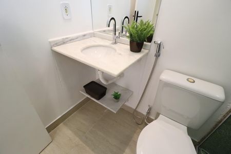 Banheiro do Quarto 2 de casa de condomínio para alugar com 2 quartos, 90m² em Aclimação, Uberlândia