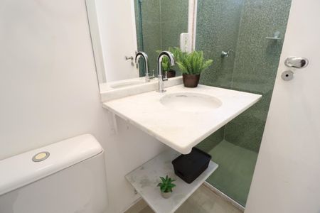 Casa de condomínio para alugar com 90m², 2 quartos e 2 vagasBanheiro do Quarto 1