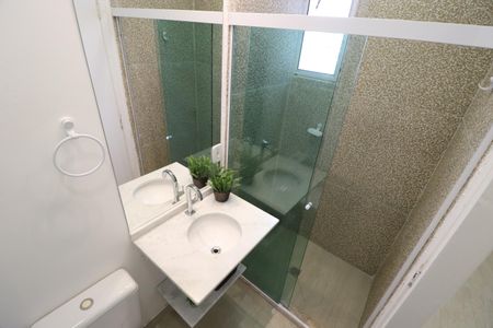 Casa de condomínio para alugar com 90m², 2 quartos e 2 vagasBanheiro do Quarto 1