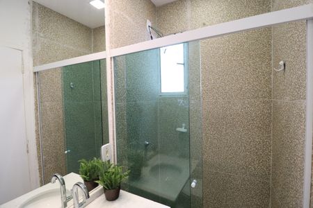 Casa de condomínio para alugar com 90m², 2 quartos e 2 vagasBanheiro do Quarto 1