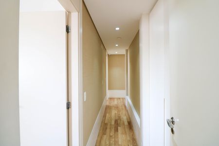 Corredor de apartamento para alugar com 4 quartos, 274m² em Campo Belo, São Paulo