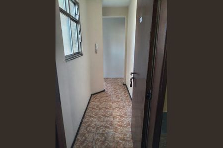 Corredor de apartamento para alugar com 2 quartos, 63m² em Anchieta, Nilópolis