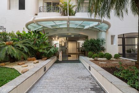 Apartamento à venda com 140m², 2 quartos e 1 vaga Apartamento à venda com 140m², 2 quartos e 1 vagaÁrea comum - Entrada do Edifício