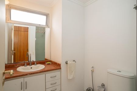 Apartamento à venda com 140m², 2 quartos e 1 vaga Apartamento à venda com 140m², 2 quartos e 1 vagaBanheiro da Suíte 1