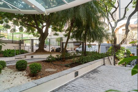 Apartamento à venda com 140m², 2 quartos e 1 vaga Apartamento à venda com 140m², 2 quartos e 1 vagaÁrea comum - Entrada do Edifício