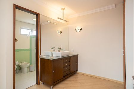 Apartamento à venda com 140m², 2 quartos e 1 vaga Apartamento à venda com 140m², 2 quartos e 1 vagaBanheiro da Suíte 2