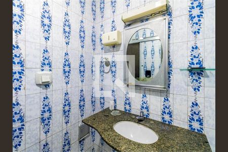 Banheiro de casa para alugar com 4 quartos, 525m² em Vila Mariana, São Paulo