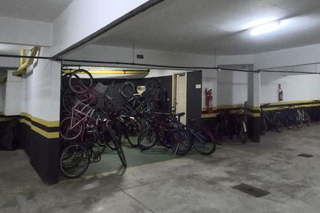 Área Comum - Bicicletário de apartamento para alugar com 2 quartos, 119m² em Vila Mathias, Santos