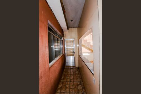 Entrada Social  de casa para alugar com 1 quarto, 30m² em Vila Marilda, Guarulhos