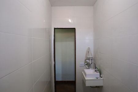 Banheiro de apartamento à venda com 2 quartos, 75m² em Floresta, Belo Horizonte