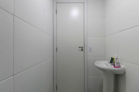 Banheiro de apartamento para alugar com 1 quarto, 35m² em Vila Prudente, São Paulo