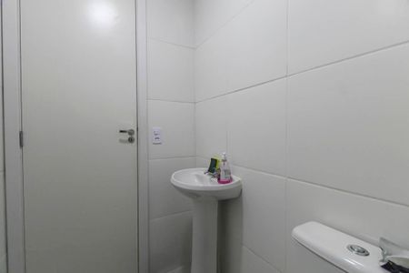 Banheiro de apartamento para alugar com 1 quarto, 35m² em Vila Prudente, São Paulo