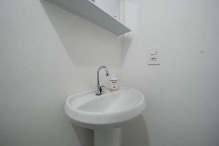 Banheiro de apartamento para alugar com 2 quartos, 32m² em Engenheiro Goulart, São Paulo