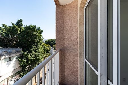 Apartamento para alugar com 37m², 2 quartos e sem vaga Apartamento para alugar com 37m², 2 quartos e sem vagaVaranda