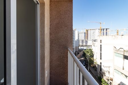 Apartamento para alugar com 37m², 2 quartos e sem vaga Apartamento para alugar com 37m², 2 quartos e sem vagaVaranda