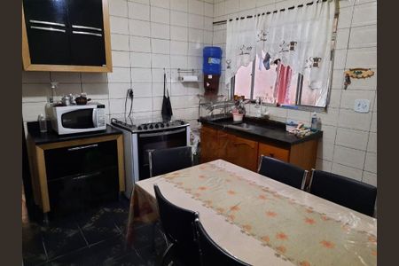 Casa à venda com 3 quartos, 195m² em Cidade São Mateus, São Paulo