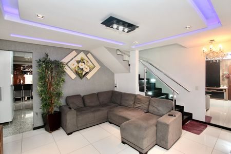 Casa para alugar com 3 quartos, 240m² em Sapucaias, Contagem