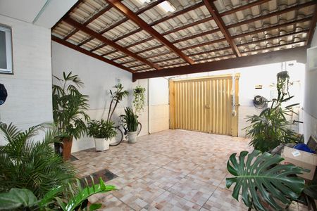 Garagem de casa para alugar com 3 quartos, 240m² em Sapucaias, Contagem