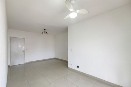 Sala de apartamento para alugar com 2 quartos, 78m² em Vila Tupi, Praia Grande