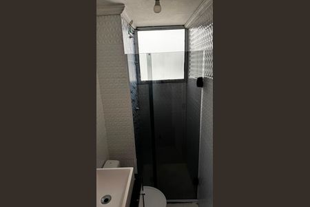 Banheiro de apartamento para alugar com 2 quartos, 38m² em Jd Petrópolis, Cotia
