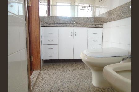 Banheiro de apartamento para alugar com 3 quartos, 120m² em Serra, Belo Horizonte