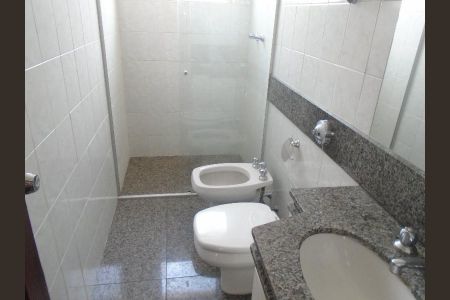 Banheiro de apartamento para alugar com 3 quartos, 120m² em Serra, Belo Horizonte