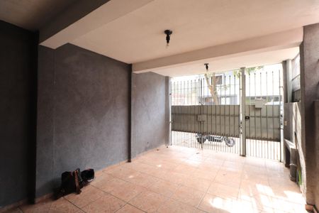 Garagem de casa para alugar com 2 quartos, 108m² em Penha de França, São Paulo